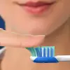 Oral-B 3D White Advantage Medium Manuális Fogkefe – 2 db termékhez kapcsolódó kép