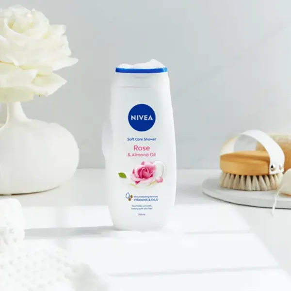 NIVEA krémtusfürdő 250ml Rose & Almond Oil termékhez kapcsolódó kép