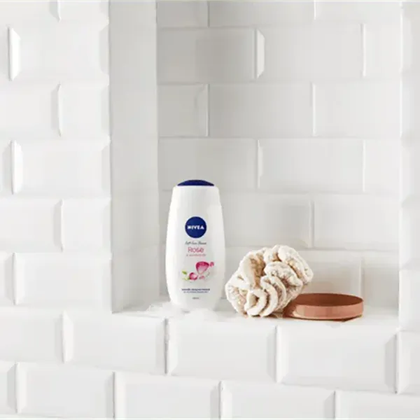 NIVEA krémtusfürdő 250ml Rose & Almond Oil termékhez kapcsolódó kép
